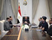 السيد الرئيس عبد الفتاح السيسي يجتمع  مع رئيس مجلس الوزراء، ووزير الكهرباء والطاقة المتجددة، واللواء أمير سيد أحمد مستشار رئيس الجمهورية للتخطيط العمراني، والعقيد دكتور بهاء الغنام المدير التنفيذي لجهاز مستقبل مصر للتنمية المستدامة.