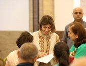 وزيرة الهجرة تلتقي أكثر من ٨٠٠ مواطن من فئات عناية الوزارة في ناحية برطلة وتوجه بحل مشاكلهم سريعاً