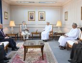 وكيل وزارة الخارجية للشؤون السياسية بسلطنة عُمان يستقبل مسؤولاً يابانيّاً