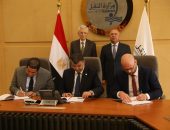 وزير النقل والسفير الفرنسي بالقاهرة يشهدان توقيع مذكرة تفاهم بشأن المرحلة الثانية من دراسات مشروع الخط السادس لمترو القاهرة الكبرى ( الخصوص / المعادي الجديدة)