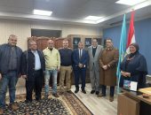 تعليم الغربية..  وكيل الوزارة وعميد كلية الفنون التطبيقية جامعة طنطا، يبحثان عقد اتفاق تعاون مشترك للاستفادة من الإمكانيات العلمية بالكلية، وصولاً إلى تصنيع منتجات مصرية متميزة بعقول وأيد مصرية