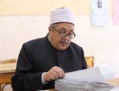 رئيس قطاع المعاهد الأزهرية يتفقد مركز تصحيح الشهادة الابتدائية