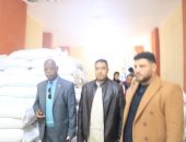 وكيل وزارة التموين بالقليوبيةالمستشارعيدعبدالله أبوزيد يتفقد أحد مصانع تعبئة وتوزيع السكر بمدينة الخانكةبسرياقوس لمتابعة سير العمل وتوفير السكر للمواطنين بأسعار المبادرة