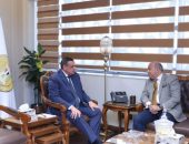 وزير التنمية المحلية يلتقي رئيس جهاز تنمية التجارة الداخلية لمتابعة جهود إنشاء المناطق اللوجستية للمنتجات الغذائية بالمحافظات