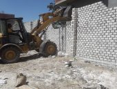 اللواء هشام آمنة وزير التنمية المحليةيتابع، جهود محافظة الإسماعيلية فى مواجهة تعديات البناء المخالف علي الأراضي الزراعية وأملاك الدولة في المهد والتصدي لأي محاولة للبناء بدون ترخيص وتطبيق القانون على المخالفين واسترداد حق الدولة.