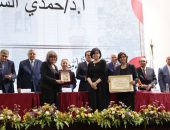 وزير الصحة يؤكد اهتمام القيادة السياسية بالمنظومة الصحية واتخاذ مجموعة من الحزم التحفيزية لزيادة موارد العاملين بالقطاع الصحي