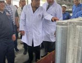 الدكتور محمود عصمت يتابع عمليات التشغيل ومعدلات الأداء بعد وصول الإنتاج إلى الطاقة القصوى لأول مرة في تاريخ الشركة