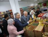 رئيس جهاز حماية المستهلك ومحافظ الجيزة  يقودان حملات رقابية مُكبرة وموسعة بالمحافظة للرقابة وإحكام السيطرة علي الأسواق ومتابعة أثر انخفاضات سعر الصرف علي أسعار السلع
