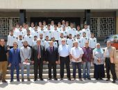 في إطار التعاون الدائم والمستمر بين جميع مؤسسات الأزهر الشريف جامعًا وجامعة برئاسة فضيلة الإمام الأكبر الدكتور أحمد الطيب، شيخ الأزهر الشريف، وفضيلة الدكتور محمد الضويني، وكيل الأزهر الشريف، وفضيلة الدكتور سلامة جمعة داود، رئيس الجامعة، وفضيلة الشيخ أيمن عبد الغني، رئيس قطاع المعاهد الأزهرية؛ استقبلت جامعة الأزهر وفدًا طلابيًّا من المعاهد الأزهرية بمحافظة بني سويف؛ للتعرف على كليات جامعة الأزهر ودورها في خدمة المجتمع محليًّا وإقليميًّا ودوليًّا.