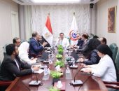 وزير الصحة يجري تجربة عملية لاستخدام أنظمة الربط بين التطبيقات في الخروج بمعلومات دقيقة بشأن الخريطة الصحية