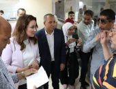 نائب المحافظ تتفقد المراكز التكنولوجية بالوراق وامبابة والمنيرة الغربية لمتابعه انتظام العمل بملف التصالح