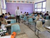 في أول أيام الامتحانات محافظ المنيا يتفقد عدداً من لجان الشهادة الإعدادية
