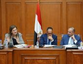 وزيرة التخطيط والتنمية الاقتصادية تستعرض مستهدفات قطاع الصحة بخطة العام المالي القادم