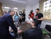 الدكتور/ عمرو طلعت وزير الاتصالات وتكنولوجيا المعلومات يلتقى شباب رواد الأعمال والمهنيين المستقلين والمتدربين بمركز إبداع مصر الرقمية “كريتيفا”