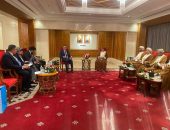 وزير السياحة والآثار يلتقي وزير التراث والسياحة بسلطنة عمان لبحث سبل تعزيز التعاون المشترك في مجال السياحة والآثار