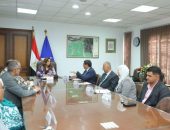 محافظ دمياط تبحث شكوى عمال الأمن بمديرية الصحة بشأن عدم صرف رواتبهم منذ ثلاثة أشهر