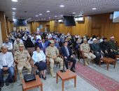 محافظ دمياط ومدير جمعية المحاربين القدماء وضحايا الحرب يُكرمان أسر الشهداء و مصابى العمليات الحربية