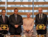وزيرا التنمية المحلية والبيئة ومحافظ الغربية يشهدون توقيع عقد إدارة وتشغيل مصنع تدوير ومعالجة المخلفات بالمحلة الكبرى