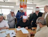 رئيس قطاع المعاهد الأزهرية يتفقد مركز تصحيح شهادات القراءات بمجمع مدينة نصر النموذجي