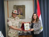 محافظ دمياط تستقبل مدير جمعية المحاربين القدماء وضحايا الحرب ايذانًا ببدء فاعلية لتكريم مصابى العمليات وأسر الشهداء من أبناء المحافظة