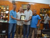 علوم أزهر أسيوط تكرم فريق العلاقات العامة بجامعة الأزهر بأسيوط؛ لجهودهم فى تغطية جميع فعاليات الكلية