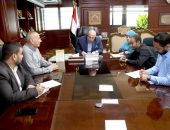 في اللقاء المفتوح : محافظ بني سويف يستجيب لطلب شاب من ذوي الهمم بحجز قاعة نادي الإدارة المحلية لاستضافة حفل زفافه “بالمجان”