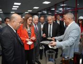 وزيرا التخطيط والتنمية الاقتصادية والتموين والرئيس التنفيذي بالإنابة للمؤسسة الإسلامية لتنمية القطاع الخاص يتفقدون مصنع الشركة الشرقية