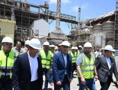 رئيس الوزراء يتفقد مصنع الشركة الوطنية للزيوت النباتية