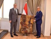 وزير العمل يلتقى سفير هولندا فى القاهرة .