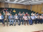 محافظ بني سويف يناقش مع فريق عمل المشروع آليات تطوير وتنمية  منظومة الموارد الذاتية