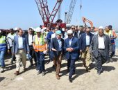 وزير النقل يتفقد مواقع العمل بالمشروعات التنموية والخدمية بميناء الدخيلة ويشهد استقبال عدد من السفن بمحطة تحيا مصر متعددة الاغراض بميناء الاسكندرية