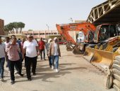 محافظ الوادي الجديد يتفقد وحدتي” تعبئة المواد الغذائية”