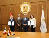 وزير التعليم العالي يشهد توقيع اتفاق تعاون بين الجامعة الفرنسية في مصر وجامعة باريس 1 بانتيون سوربون لإطلاق برامج جديدة في مجال السياحة