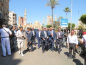 محافظ كفرالشيخ يقود حملة مكبرة لإزالة الإشغالات بشوارع دسوق  .. مؤكدًا أن الشارع حق للمواطن ولن يتهاون مع أى مخالفات
