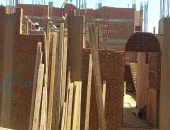 وتتوالى حملات التصدي لمخالفات البناء بمركز ومدينة قليوب على مدار اليوم