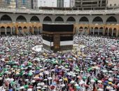 وزارة السياحة والآثار تواصل متابعتها لسير رحلات الطيران للحج السياحي لهذا الموسم