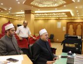 رئيس قطاع المعاهد الأزهرية يواصل متابعة سير امتحانات الثانوية الأزهرية ويؤكد حرصه على توفير بيئة امتحانية مثالية