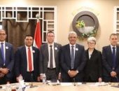 نائب رئيس جامعة الأزهر للدراسات العليا والبحوث يبحث سبل التعاون العلمي والطلابي مع الشبكة الدولية لمكافحة غسيل الأموال الروسية