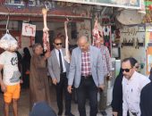 السكرتير العام المساعد يشرف على حملة للجنة حماية المستهلك ويتابع انتظام العمل بالمعرض الدائم للسلع واللحوم استعداداً لعيد الأضحى