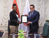 وزير الصحة يبحث  مع وزيرة صحة جنوب السودان إطلاق  المرحلة الثانية من المبادرة الرئاسية للكشف المبكر عن ضعاف السمع للأطفال