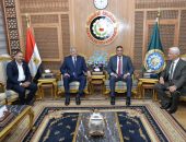 -محافظ الدقهلية يلتقي وفد جهاز الخدمة الوطنية التابع للقوات المسلحة “شركة سايلو فودز” ويناقش سبل تنفيذ منفذ بيع  السلع الاستراتيجية بأسعار مخفضة للمواطنين.