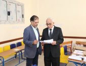 وزير التربية والتعليم يتفقد عددا من لجان امتحانات الثانوية العامة بمدرسة الجولف الرسمية المتميزة للغات بمدينة الشروق