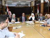 محافظ الفيوم يتواصل عبر الفيديو كونفرانس مع وزير التعليم ويطمئـنه على انتظام سير الامتحانات