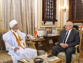 د. الخشت يستقبل رئيس منتدى علماء أفريقيا ورئيس التجمع الثقافى الإسلامى بموريتانيا  وغرب أفريقيا ويبحثان العديد من القضايا المتعلقة بتجديد الخطاب الدينى والتراث