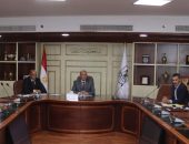 بتكليف من محافظ بني سويف : السكرتير العام يعقد  اجتماعاً بأعضاء لجنة تنظيم التعاقدات الخاصة  بالجهات العامة