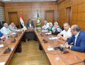 “محافظ الدقهلية يعقد الإجتماع الدوري لمتابعة الموقف التنفيذي لملفات العمل في عدد من الادارات التنفيذية بديوان عام المحافظة