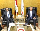 وزير النقل يبحث مع السفير الالماني بالقاهرة تعزيز التعاون المشترك في مجالات النقل المختلفة