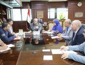 محافظ بني سويف يوجه بتذليل معوقات استخراج تصريح خدمة أرض زراعية لأحد مواطني اهناسيا