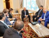 على هامش فعاليات مؤتمر الاستثمار المصري الأوروبي – وزير النقل يبحث مع وفد من كبرى الشركات الالمانية :- الموقف التنفيذي لعدد من المشروعات الكبرى الجاري تنفيذها