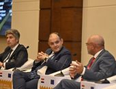 وزير التجارة والصناعة يستعرض مقومات القطاع الصناعى وفرص صناعة السيارات فى مصر بجلسة ” مصر محور صناعي